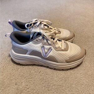 Vionic Walk Max II Sneakers